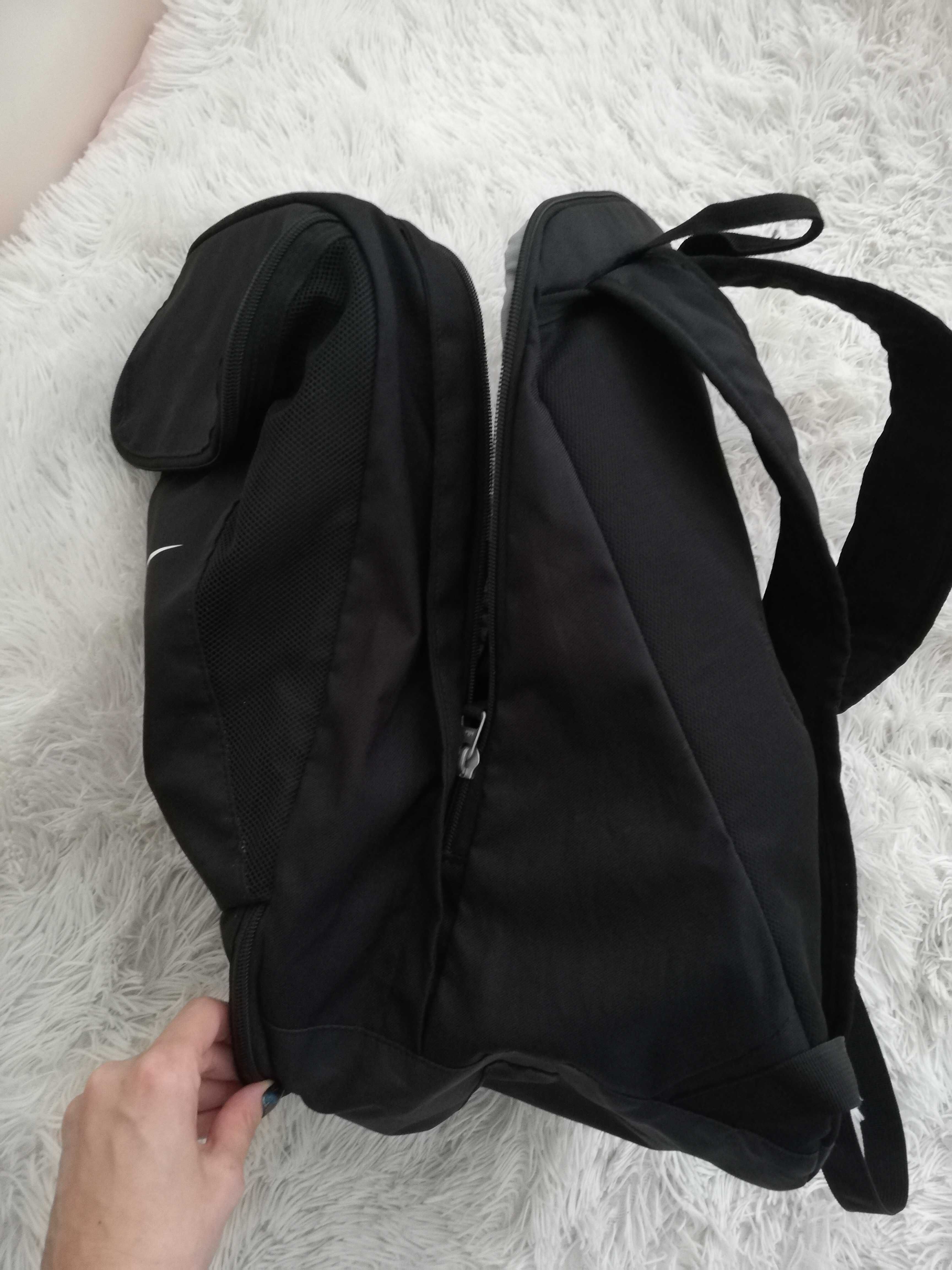 plecak nike czarny pojemny