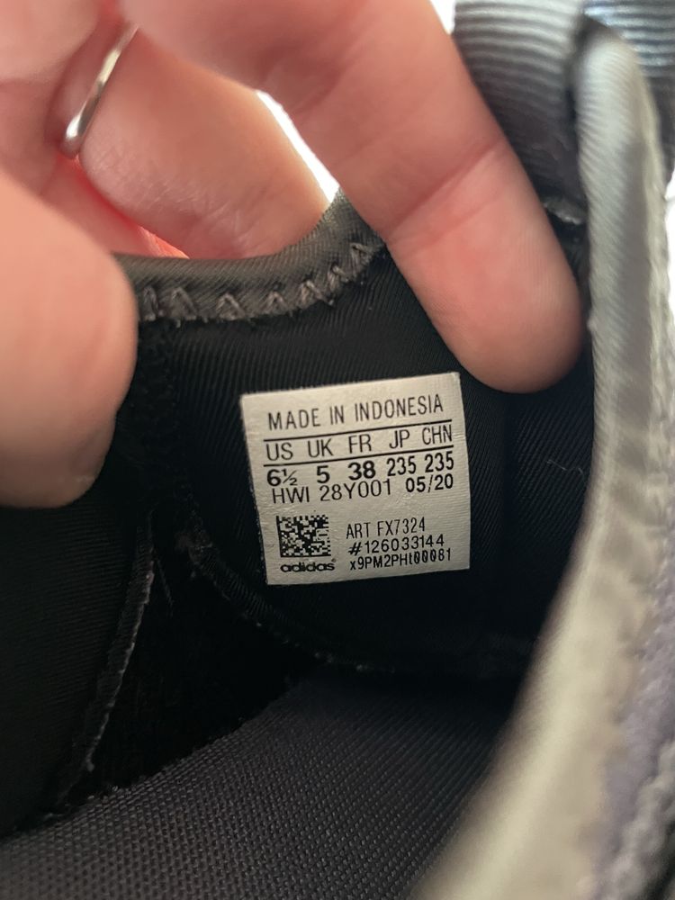 Мокасини Adidas жіночі 37 розмір