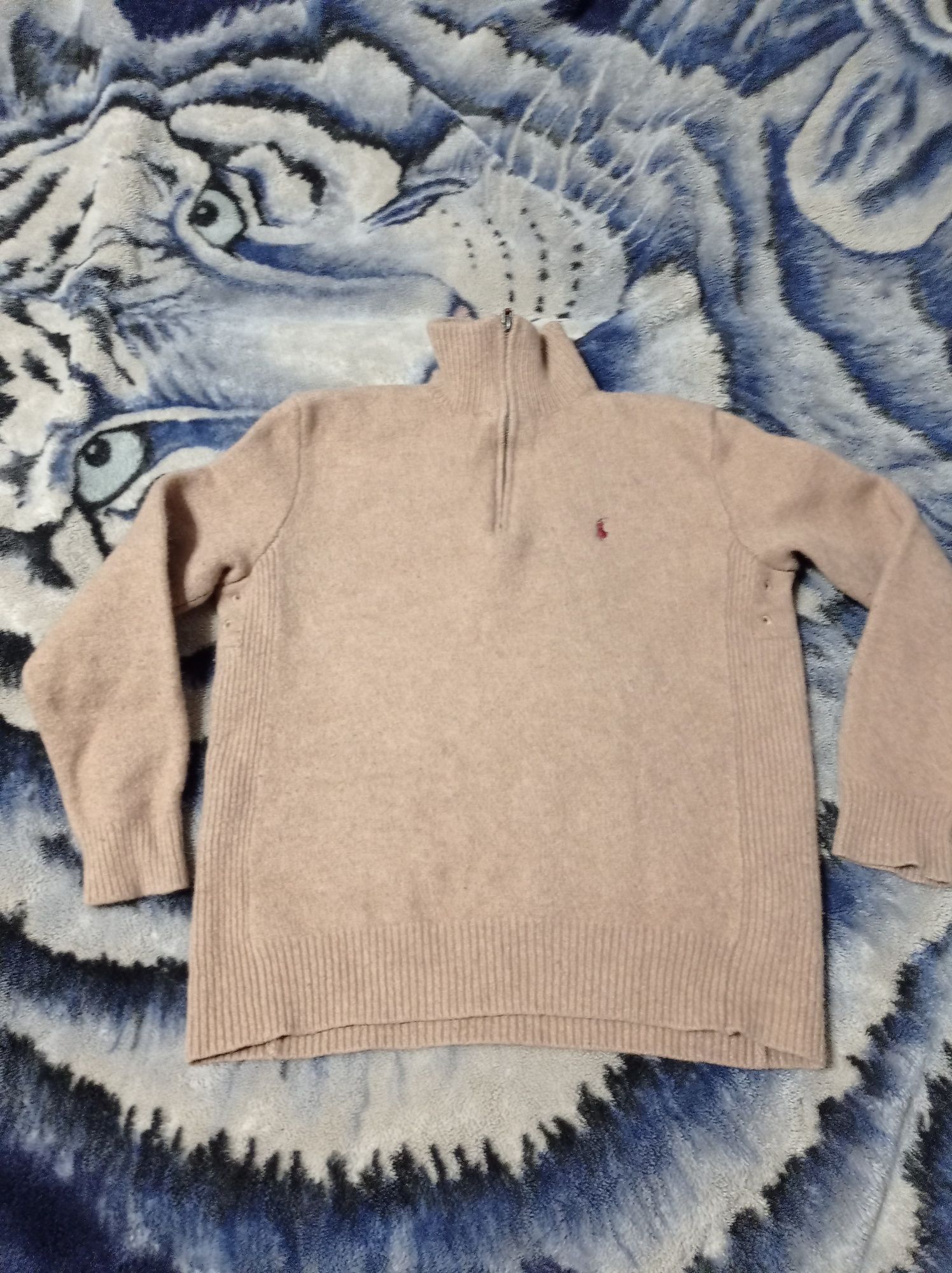 Продам свитер детский