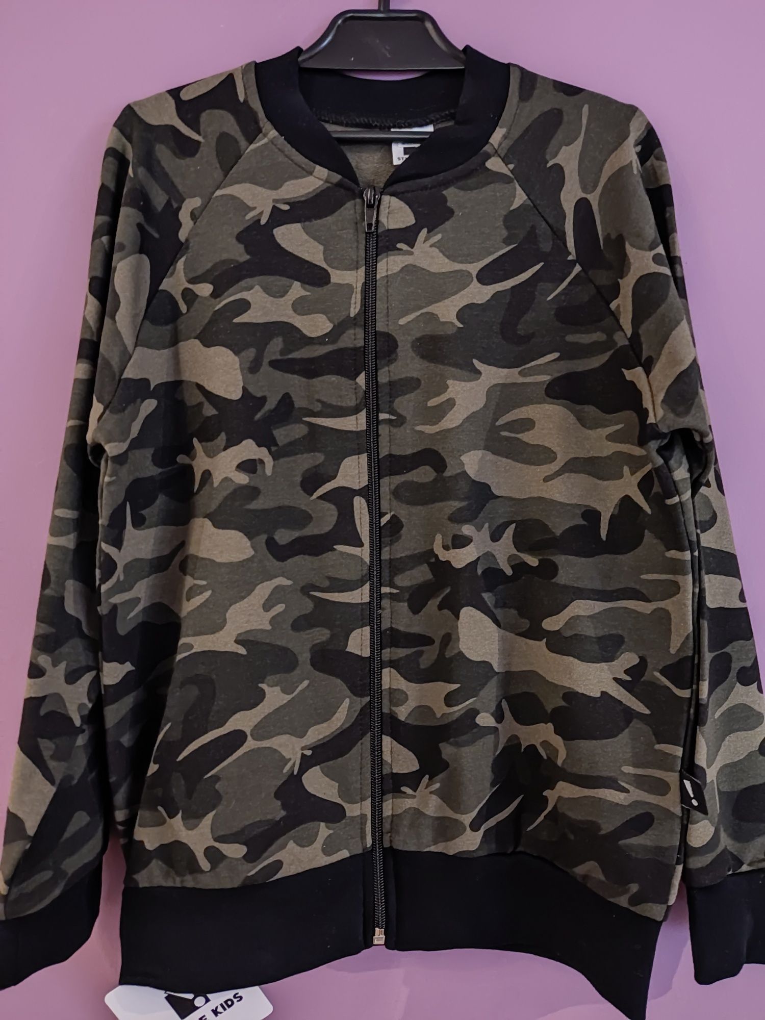 Nowa bluza 140 chłopak