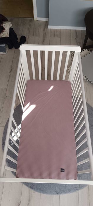 Łóżeczko niemowlęce z materacem