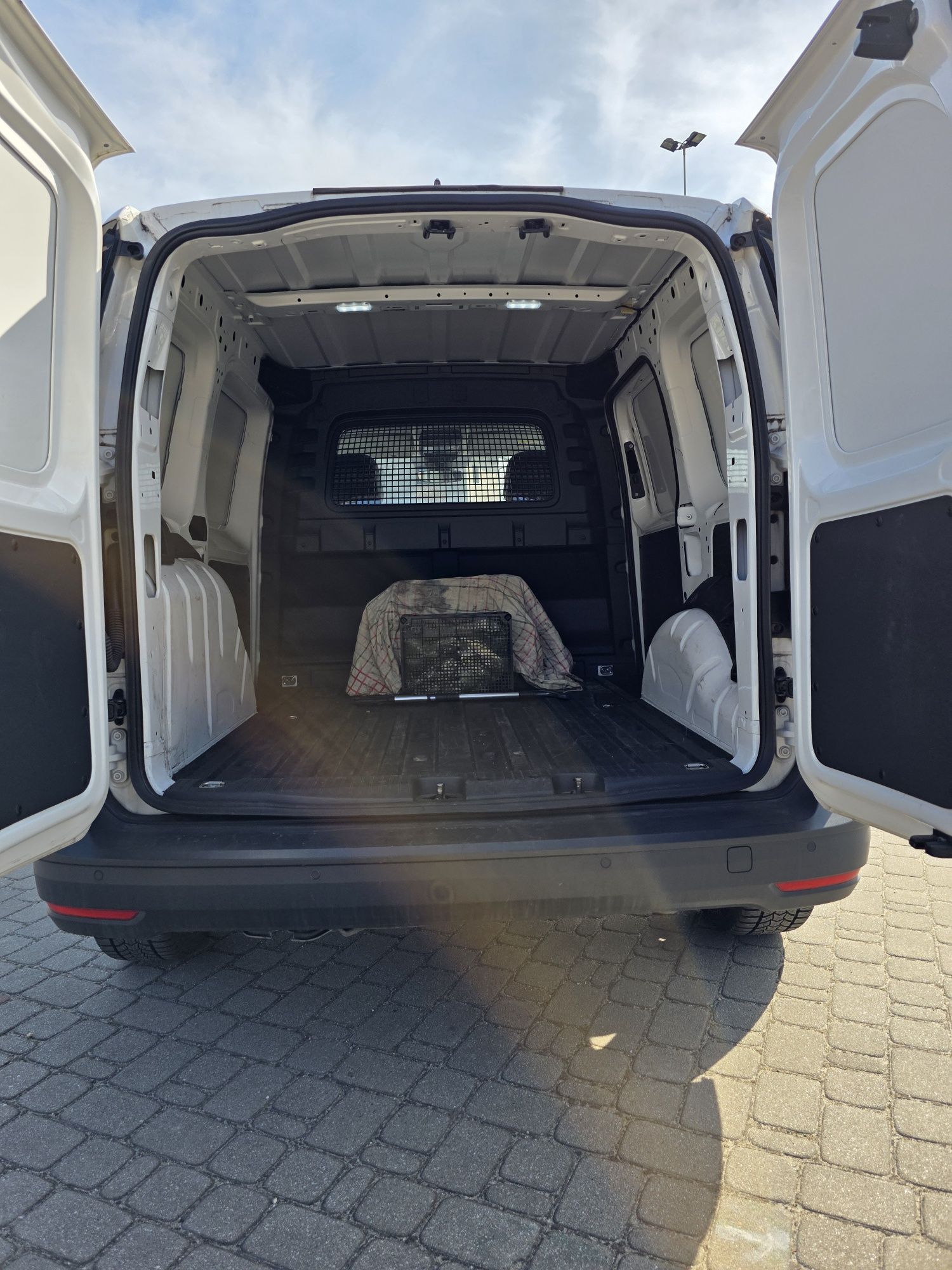 Caddy,Wzorowy stan,LED,Podgrzewana szyba,tempomat,FV23% leasing