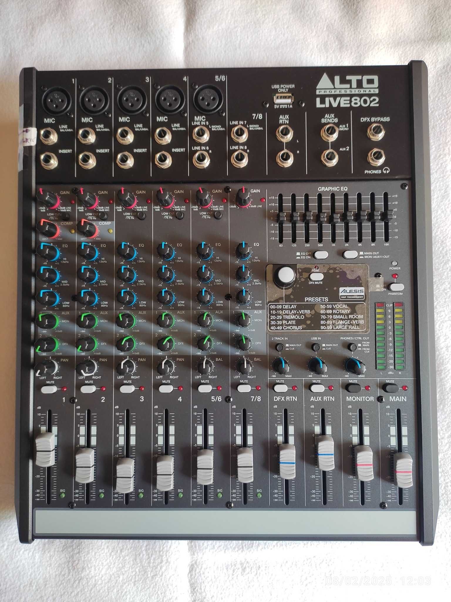 Mesa de mistura analógica Alto LIVE 802 - como nova (usada 3 vezes)