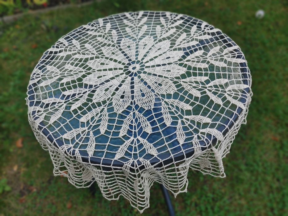 Serweta szydełkowa z lnianej nici - 90 cm średnicy