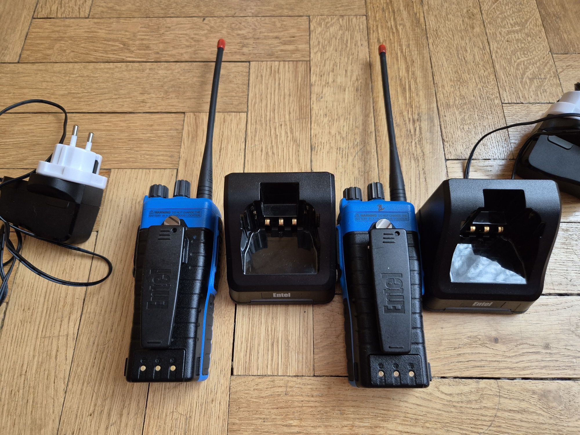Dwa radiotelefony firmy ENTEL (DT882M) Atex