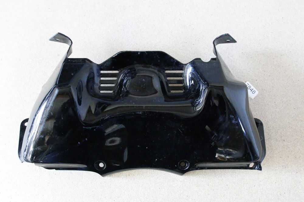 7848 Osłona plastik wypełnienie cewek 01-05  Honda Goldwing Gl1800