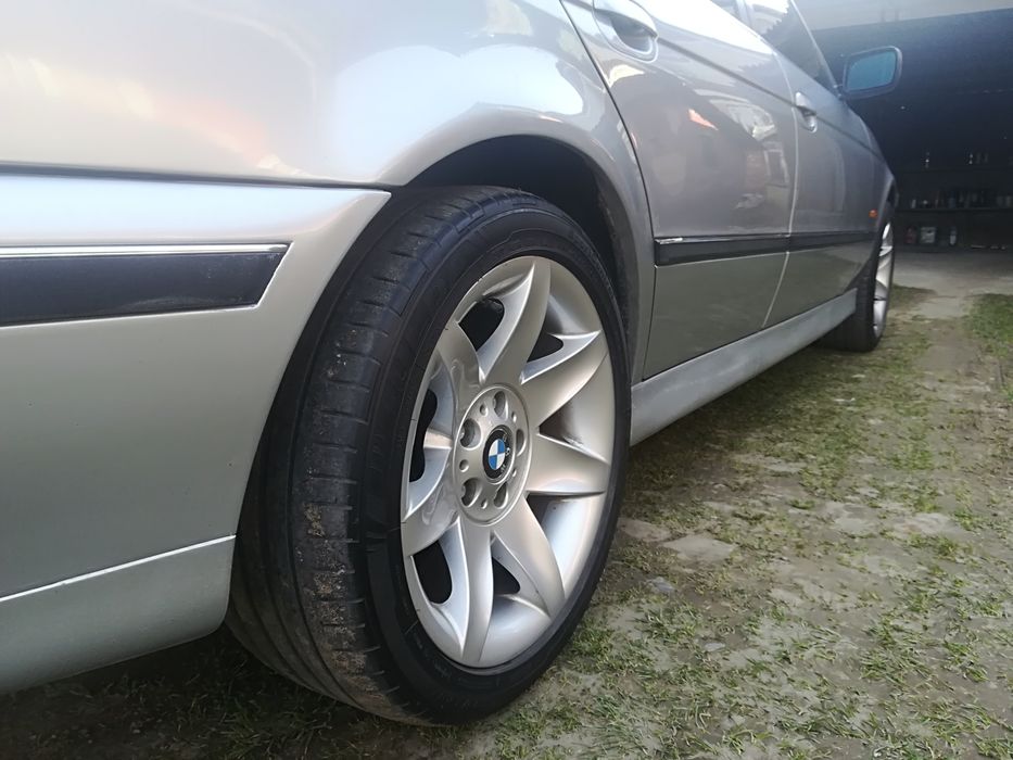 Продам БМВ 520і е39
