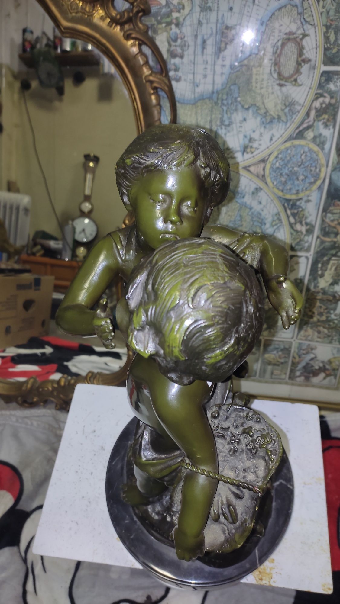 Stara figura z brązu