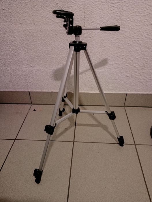 Canon av1 Black + Canon fd 50mm f 1.8 + statyw