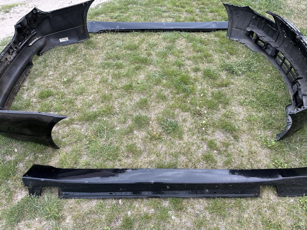 Zderzaki przod  tyl listwy progowe BMW E60 czarne