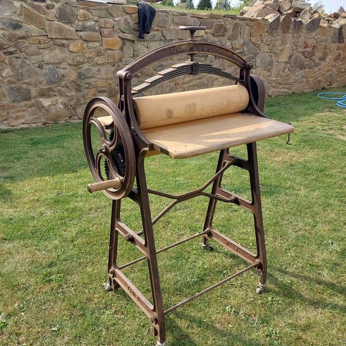 Magiel ręczny zabytkowy