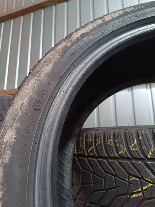 Шини зима Hankook 225/45/19 6mm 2021р. 2шт.