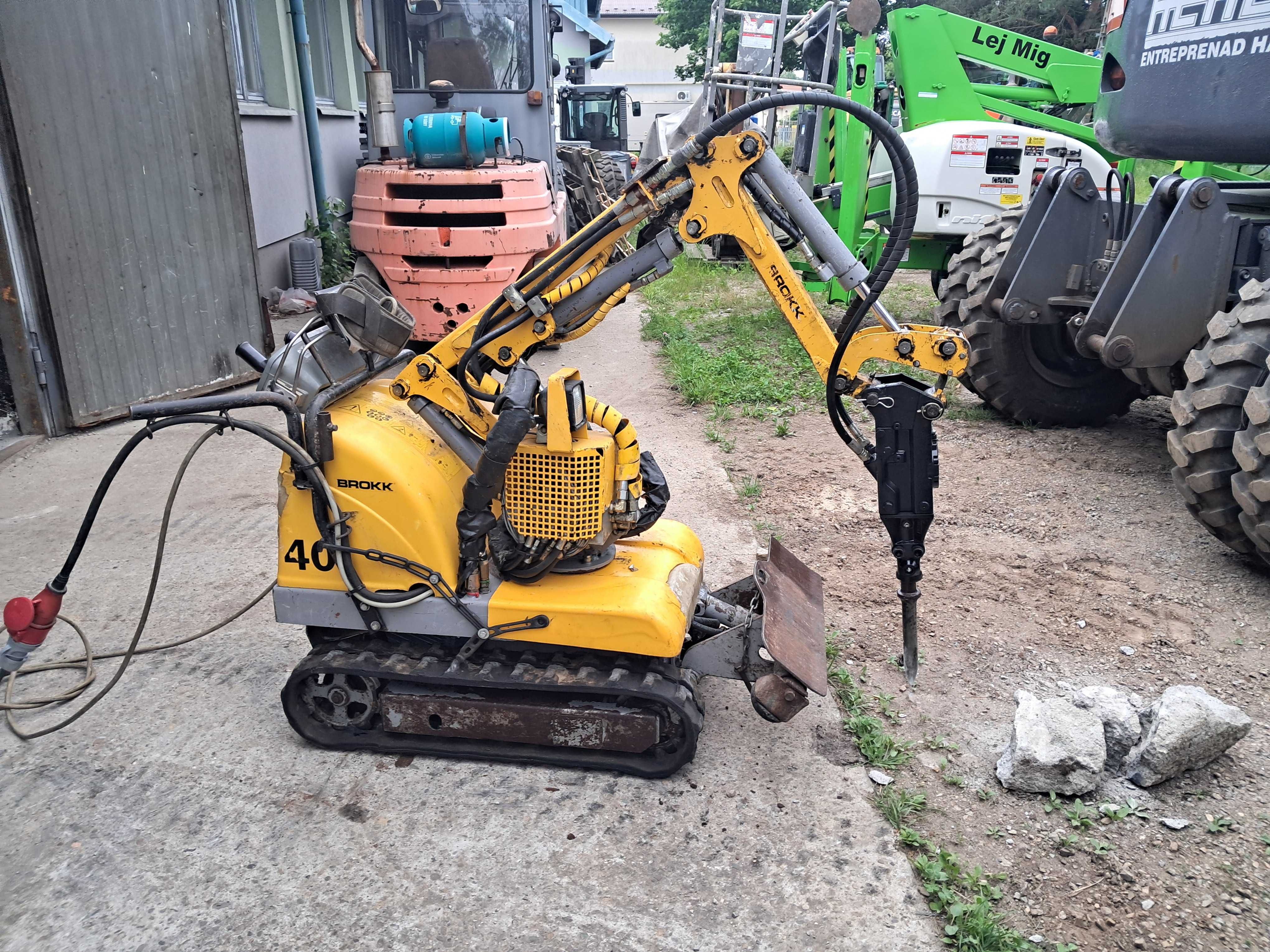 Robot Wyburzeniowy BROKK 40 , 2000r + młotek Atlas Copco