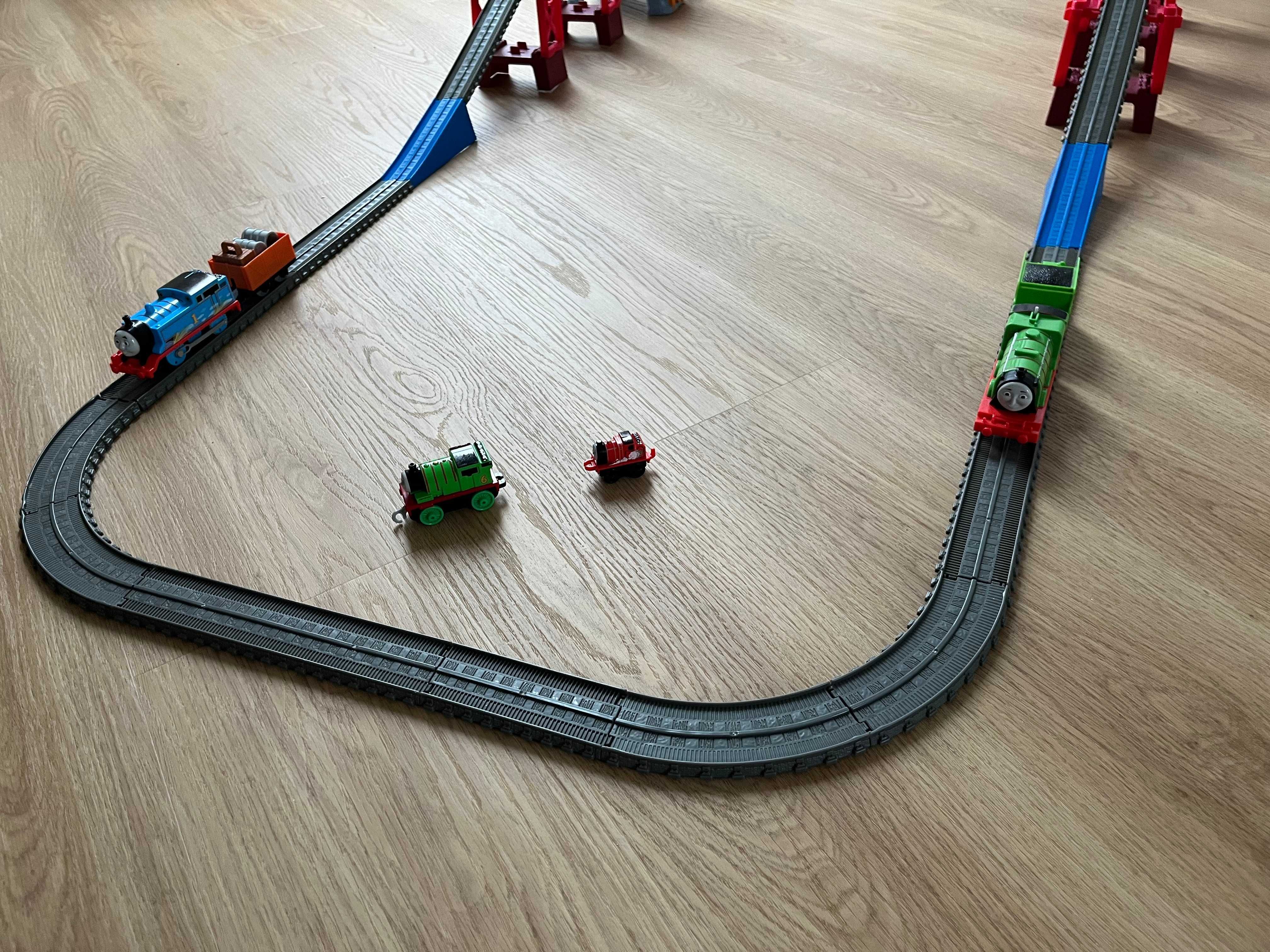 Tomek i Przyjaciele Superstacja duży tor, dodatkowe pociągi