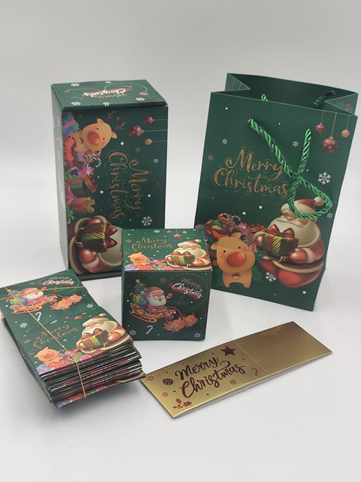 Nowe pudełka świąteczne Merry Christmas z gumką do prezentów