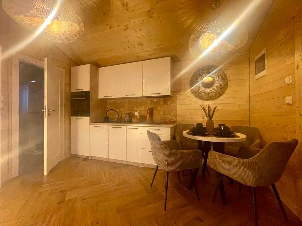 Caloroczny- Mały domeczek" na zielonej łące " w stylu boho- Nowęcin