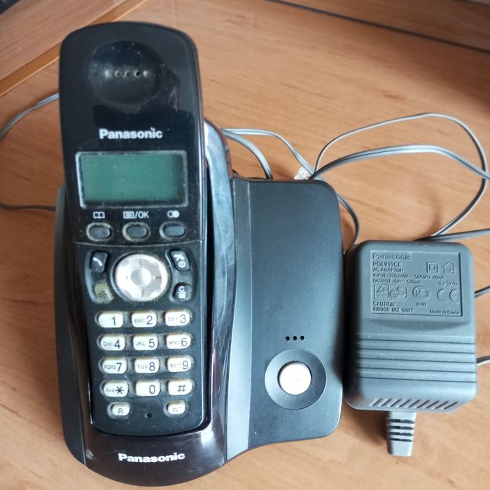PANASONIC telefon stacjonarny bezprzewodowy z bazą i zasilaczem