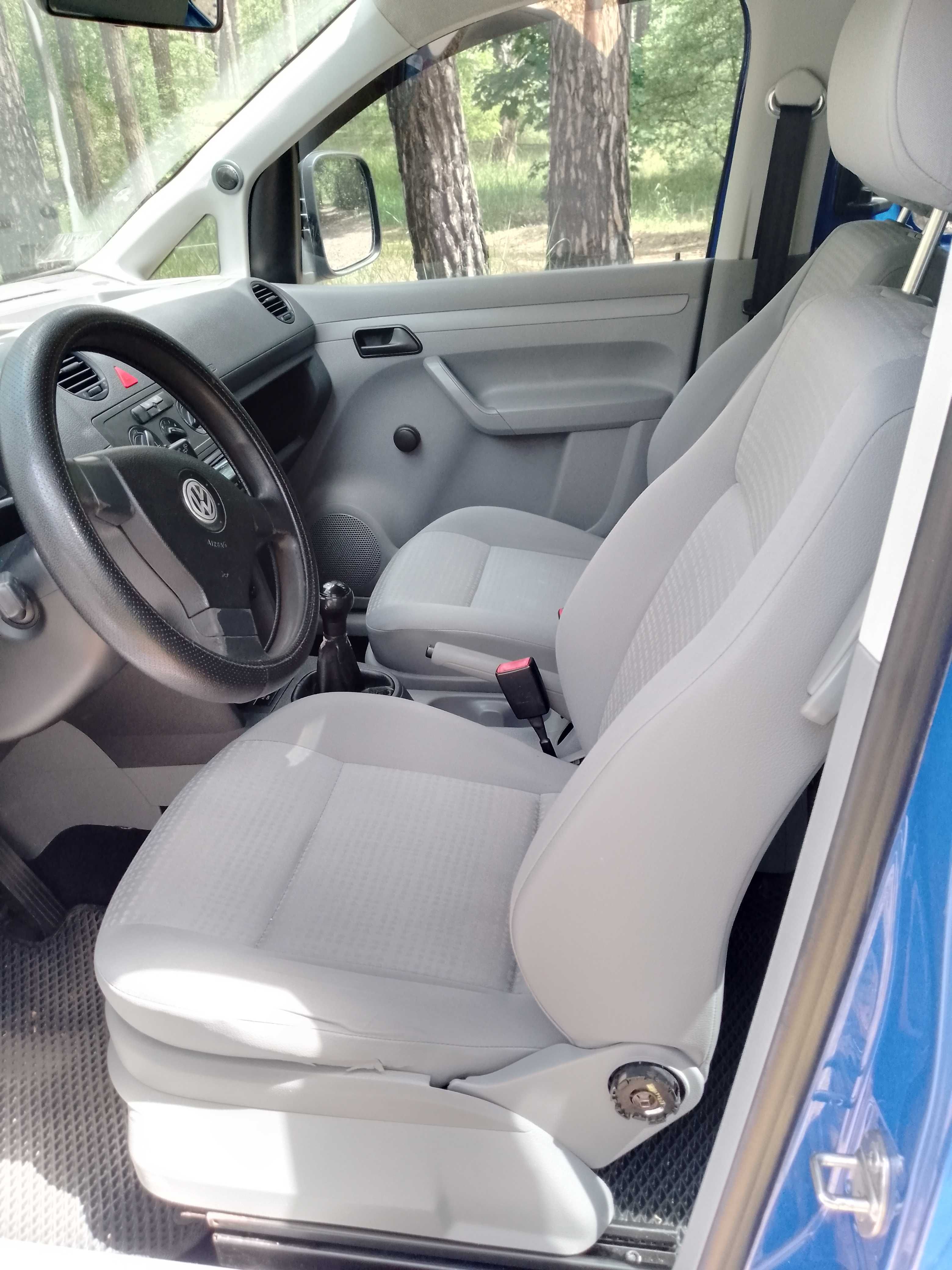 Volkswagen Caddy 1.6 газ бенз