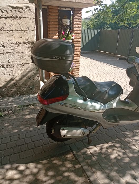 Продам скутер Piaggio x8