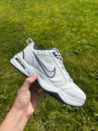 Nike air monarch