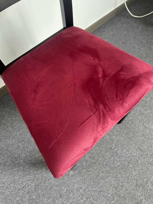 Cadeiras Pretas com Assento Veludo Vermelho - Estado Novo