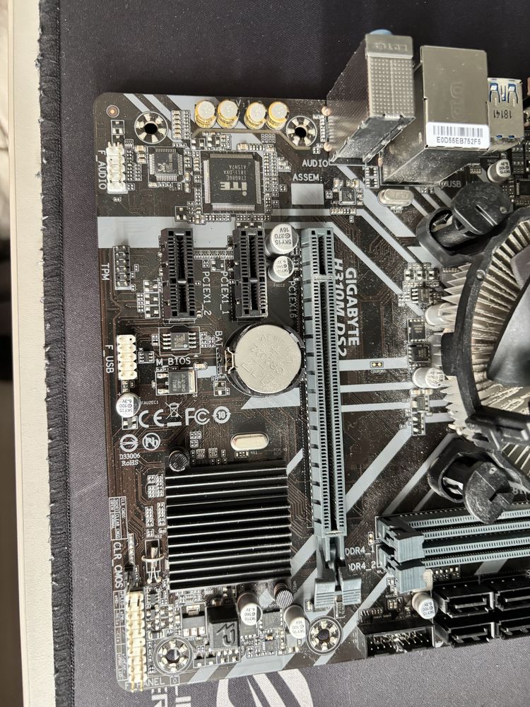 Gigabyte H310M DS2 + Intel Core i5-8400 + chłodzenie Intel