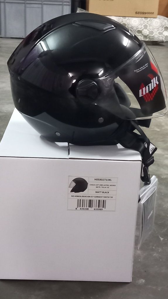 Capacete UNIK preto brilhante S
