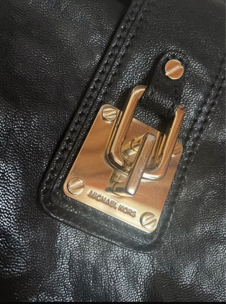 Torebka Michael Kors skóra naturalna czarna złoto