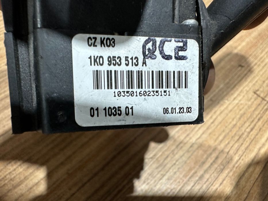 Переключатель подрулевой левый skoda octavia a5  1k0953513a