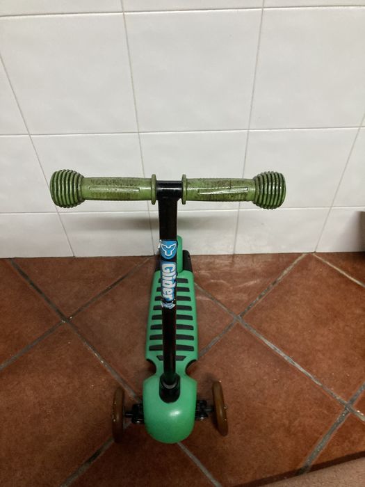 Trotinete de trés rodas para crianças iniciantes