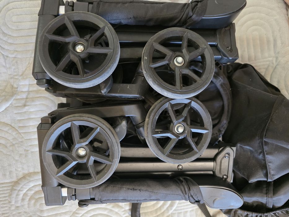 коляска для подорожі