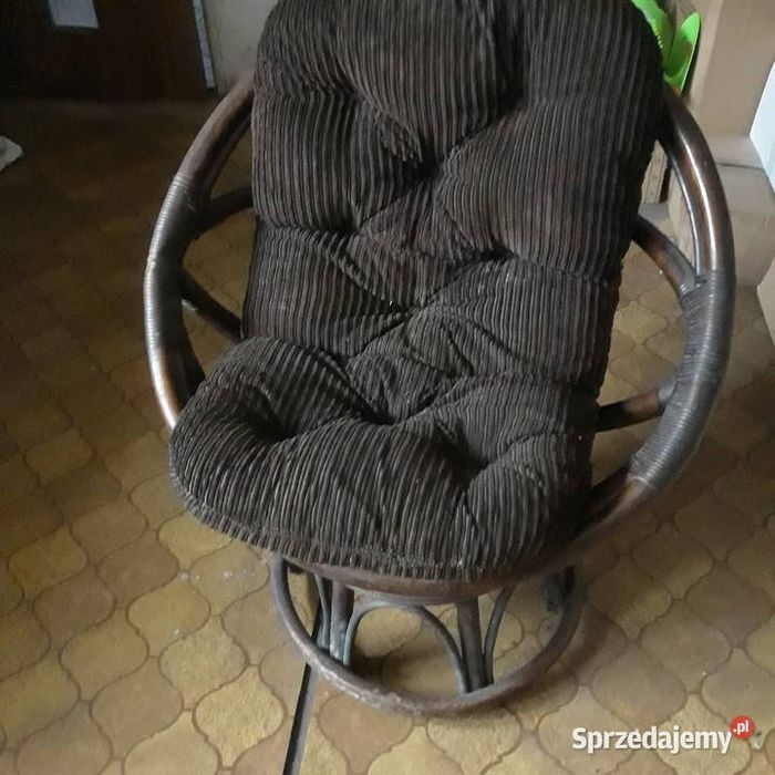 Fotel ratanowy obrotowy