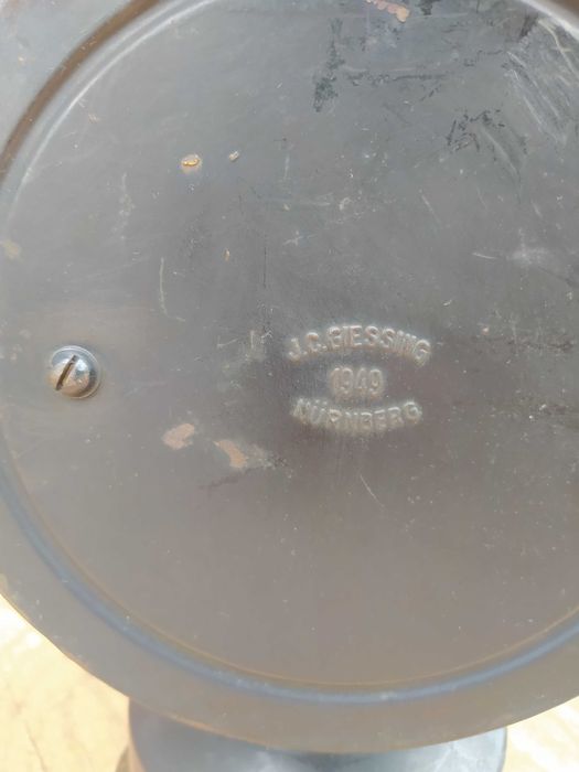 Lampa kolejowa naftowa sygnowana J. C. Giessing