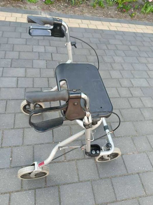 Balkonik chodzik dla osoby starszej