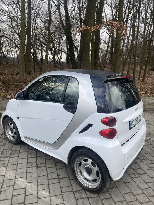 Smart fortwoo electric Смарт форту електро