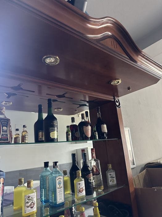 Bar para venda em madeira