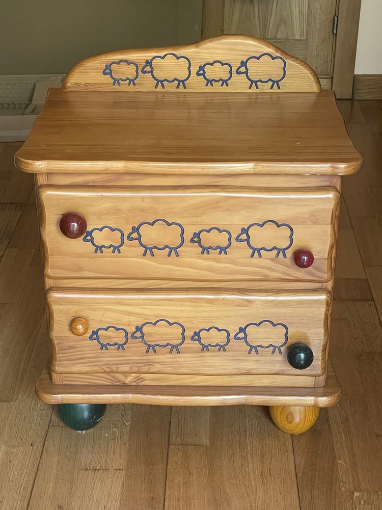 Mesa de cabeceira infantil