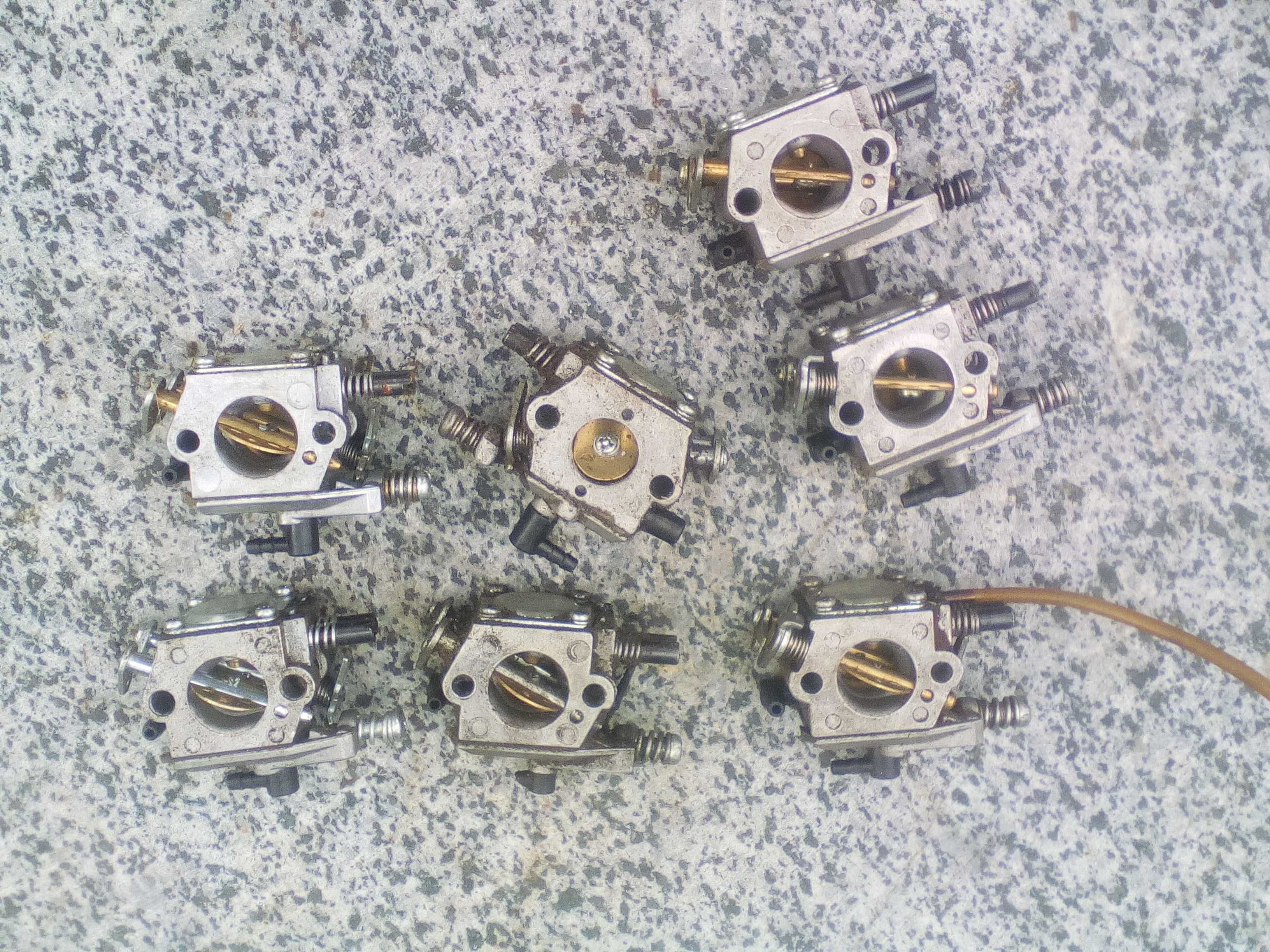 Сім карбюраторів на мотопилу-мотокосу