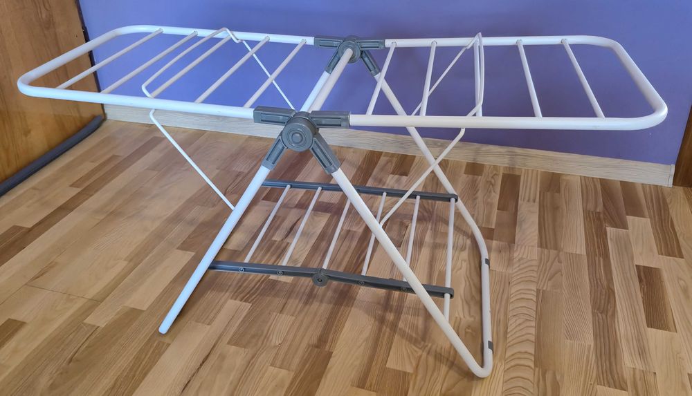 Suszarka wolnostojąca pozioma – składana, stalowa konstrukcja