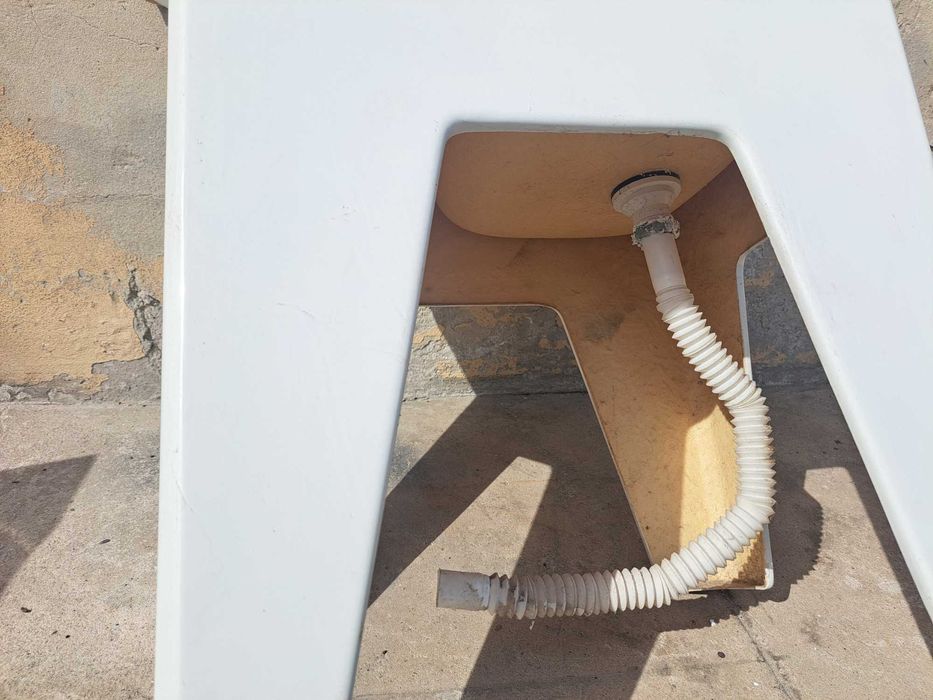 Tanque Lavar a roupa em fibra Altura 81cm x Compr.73cm (Cor Branco)