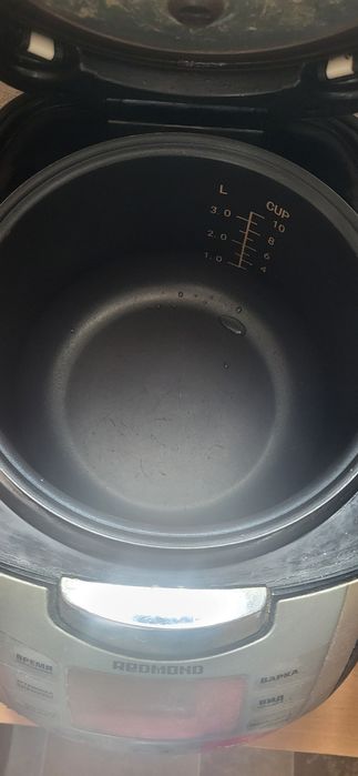 Мультиварка Redmond