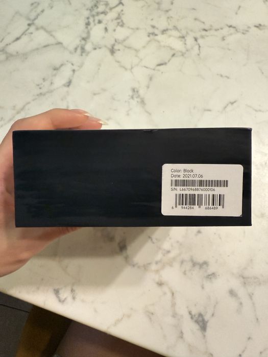 Коробка з кабелем там амбушюрами від OPPO Enco Free2 True Wireless