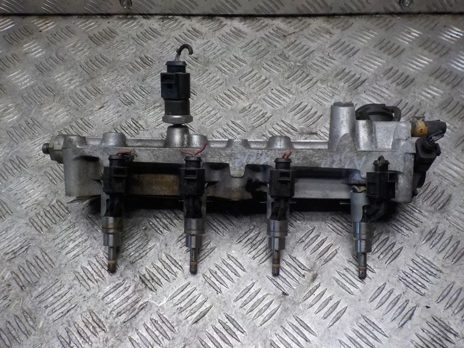 AUDI A3 8P 1.6 B LISTWA WTRYSKOWA WTRYSKI NASTAWNIK 03C133204AA