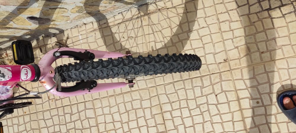 Bicicleta de menina roda 24 mudanças a funcionar pefeitamente