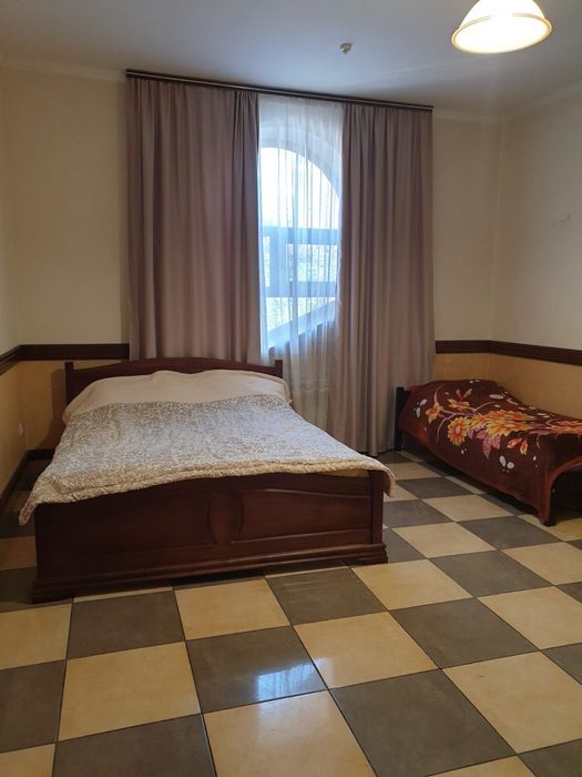 Житло/хостел/квартира подобово та на довший термін.Центр. Чорновіла 38