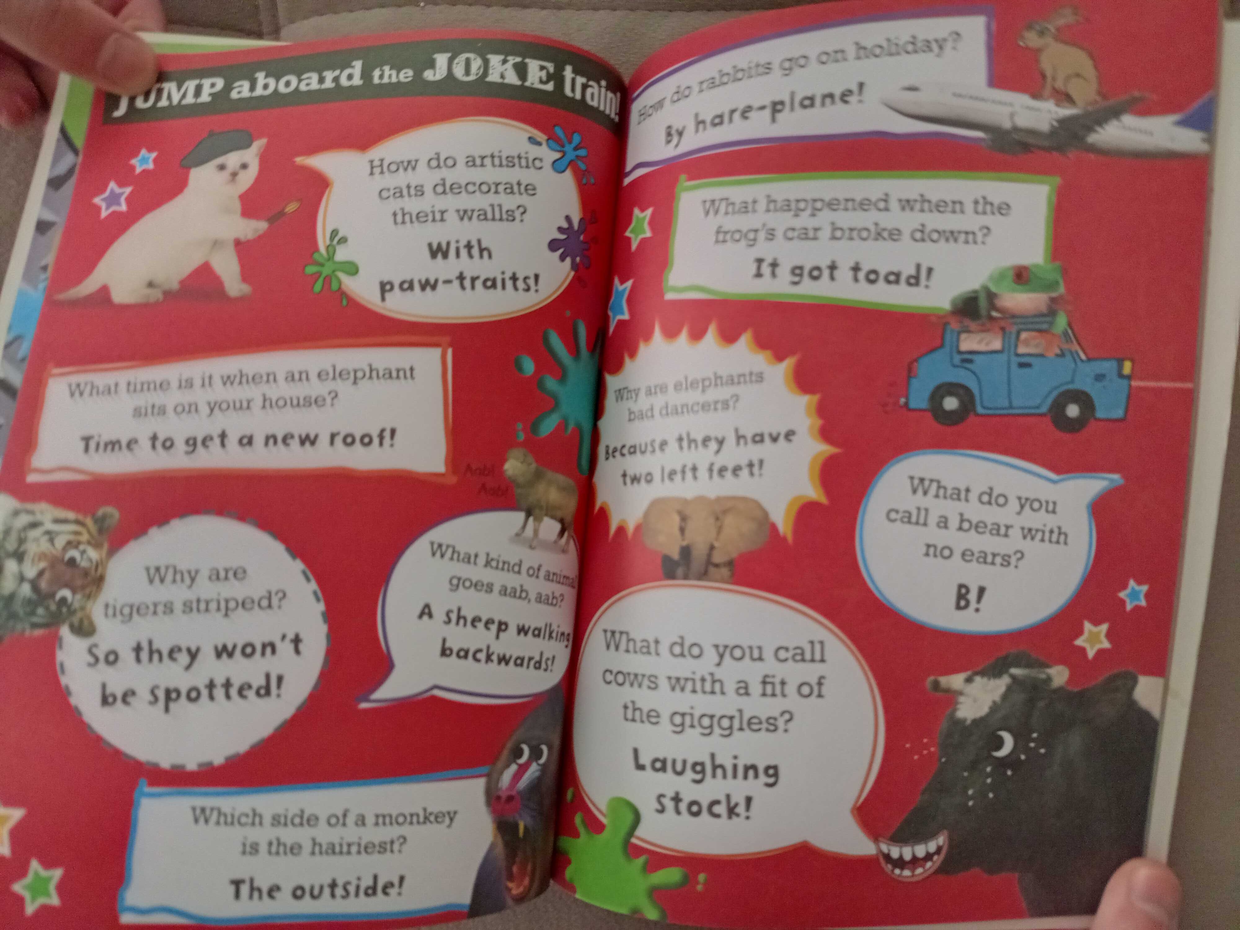 книга на английском для детей  Pranks and jokes / детская книга