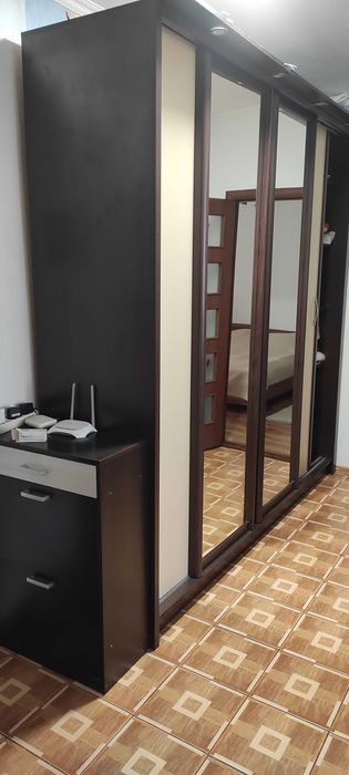 Продам двокімнатну квартиру в  екологічно чистому районі .
