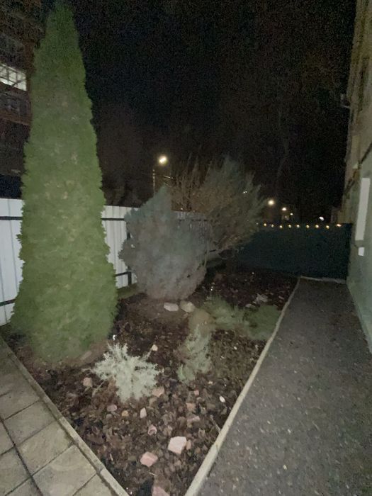 Власник! 2к з двором, паркомісцем, Pet-friendly, світло обговорюється!