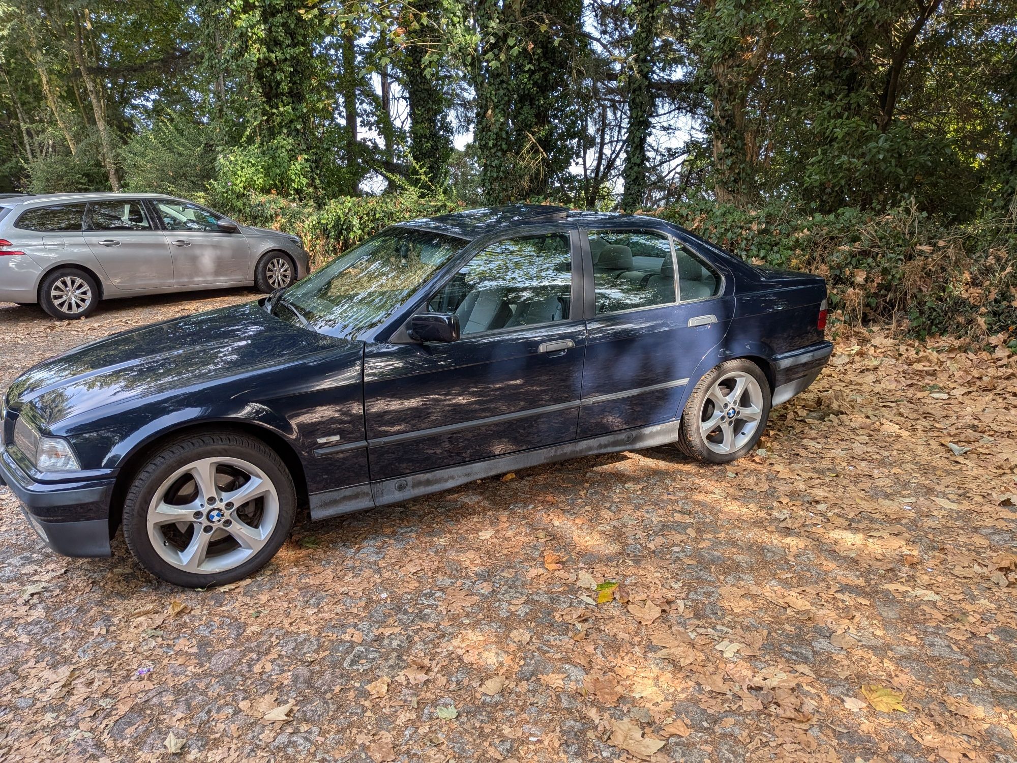 BMW 318 TDS  poucos km
