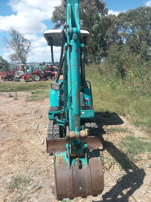 Mini giratória 1500kg  pc 007rasto em bom estado de uso motor memo kom